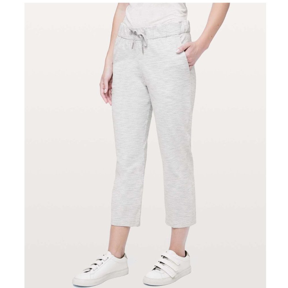 Lululemon On The Fly Crop 23" / Size 12 / Wee Are From Space Nimbus Battleship